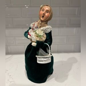 Byers Choice vintage caroler 1999 Victorian Shopper. #20 of 100